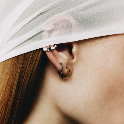 Серьга-пирсинг «Казанский» белое золото 18 карат, эмаль, 3 мм, (размеры S,M)